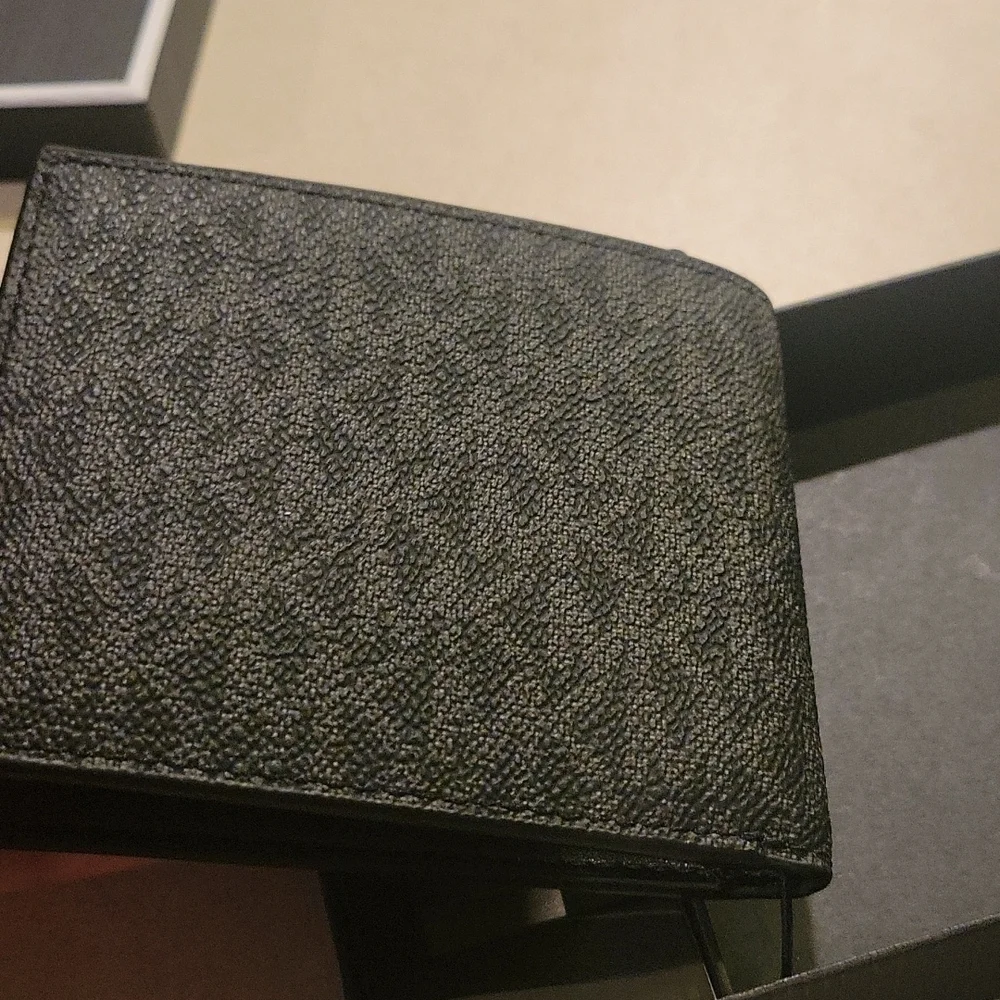 NEW! MICHAEL KORS Signature Logo Black Bi-fold Wallet & Money Clip GIft Set.